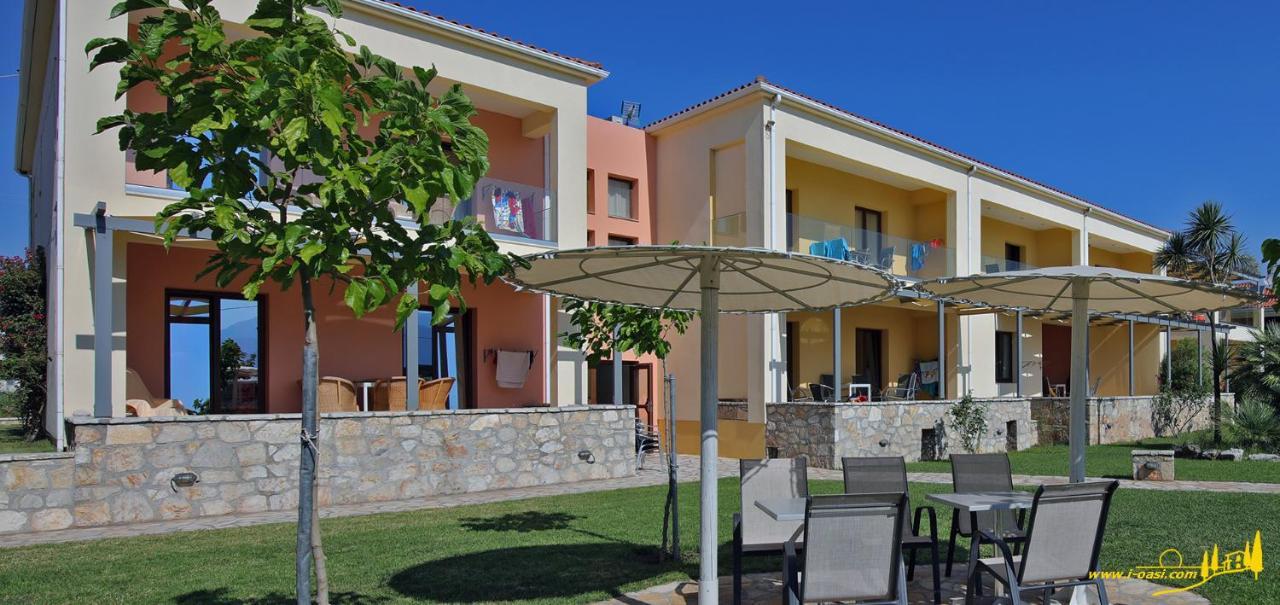Aparthotel Oasis By The Sea Chiliadou  Exterior foto